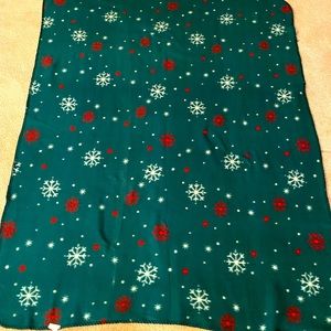 Snowflake Fleece Plush Throw Blanket Whipstitch Edge